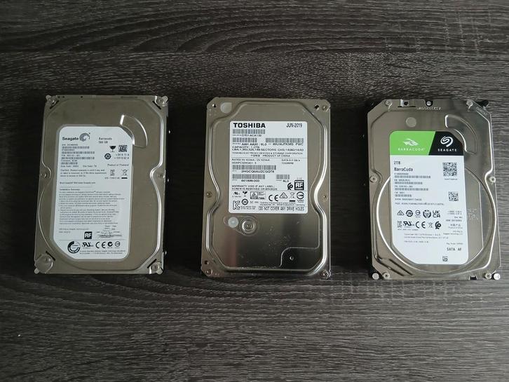 Hardeschijf (en) te koop: 2TB HDD / 1TB HDD / 500GB HDD, Computers en Software, Harde schijven, Zo goed als nieuw, Desktop, Intern