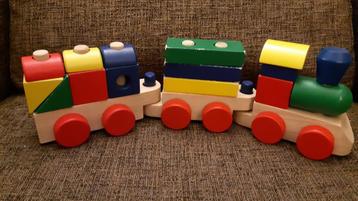 Houten trein beschikbaar voor biedingen