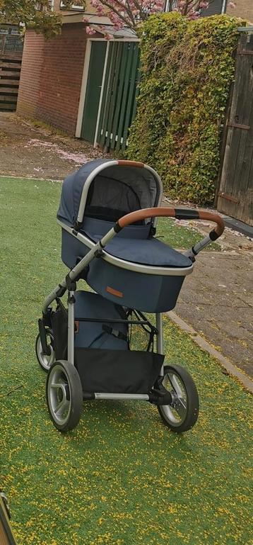 Te koop mutsy traveller blauw kinderwagen wandelwagen  beschikbaar voor biedingen
