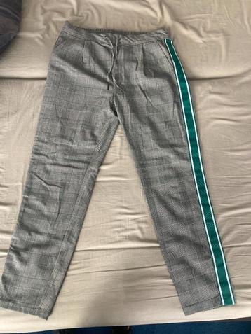 Vero Moda geruite broek L beschikbaar voor biedingen