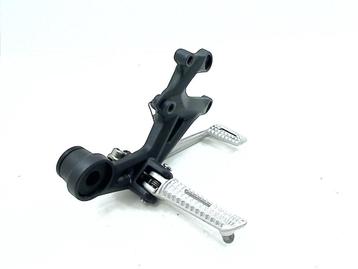 SCHETSPLAAT RECHTS VOOR Street Triple 675 R 2013-2017 beschikbaar voor biedingen