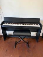 Roland F-120 Digitale Piano – met bankje, Ophalen, Zo goed als nieuw, Zwart