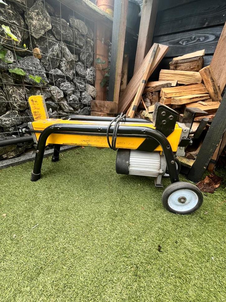 TE HUUR Krachtige 7 Tons  kloofmachine, Tuin en Terras, Kloofmachines, Zo goed als nieuw, Ophalen