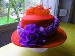 HOED 21, Chique dameshoed, rood met paars, Red Hat Society, Ophalen of Verzenden, Nieuw, 56 of 57 cm (M, 7 of 7⅛ inch), Hoed