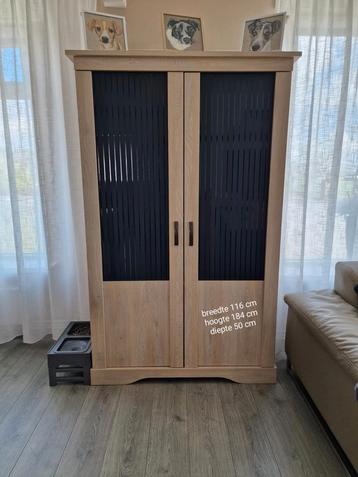 vitrinekast   B216xH184X50 cm beschikbaar voor biedingen