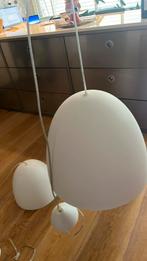 Twee gave witte hanglampen, Ophalen, Zo goed als nieuw, Metaal, Modern