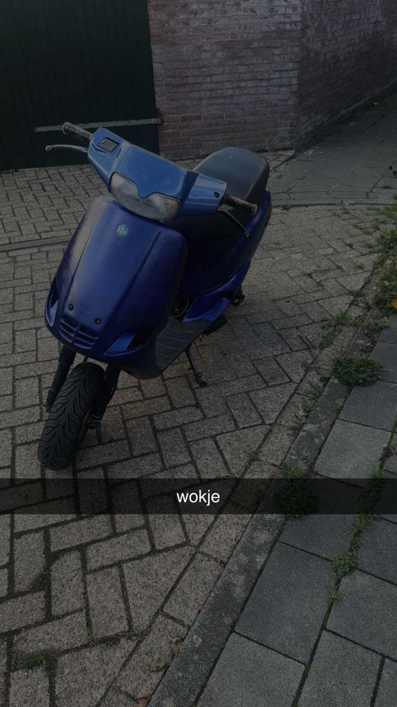 Blauwe Zip Type 3 - Project, Fietsen en Brommers, Scooters | Piaggio, Gebruikt, Overige modellen, Maximaal 45 km/u, Benzine, Ophalen