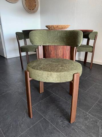 4 Sklum Eetkamerstoelen beschikbaar voor biedingen