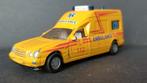Mercedes Benz binz ambulance a2002 1:55 Siku Pol, Hobby en Vrije tijd, Modelauto's | Overige schalen, Ophalen of Verzenden, Zo goed als nieuw