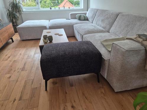 Scandinavische hocker/poef boucle, Huis en Inrichting, Banken | Voetenbanken en Poefen, Zo goed als nieuw, 75 tot 100 cm, 50 tot 75 cm