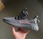 Adidas Yeezy Boost 350 V2 Mono Cinder - Maat 44 2/3, Kleding | Heren, Schoenen, Zwart, Ophalen of Verzenden, Adidas, Sneakers of Gympen