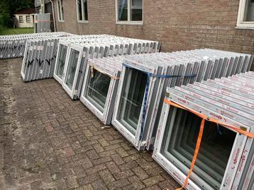 Kozijnen kunststof. Div maten en prijzen. Voorraad. Raam beschikbaar voor biedingen