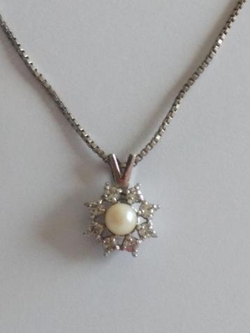 zilveren KETTING+ HANGER  bezet met Parel en witte Saffieren beschikbaar voor biedingen