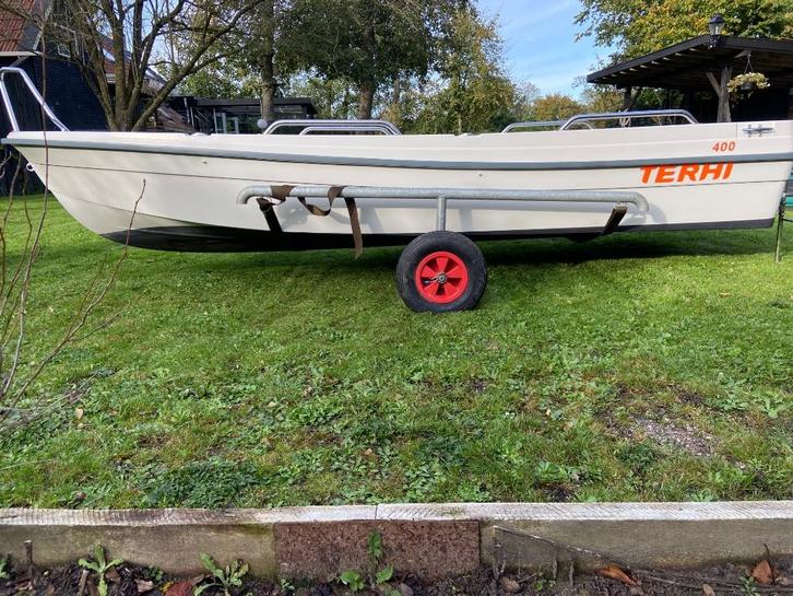 Terhi 400 met Yamaha 9.9 pk 4 takt, Watersport en Boten, Roeiboten, Zo goed als nieuw, Polyester, Ophalen