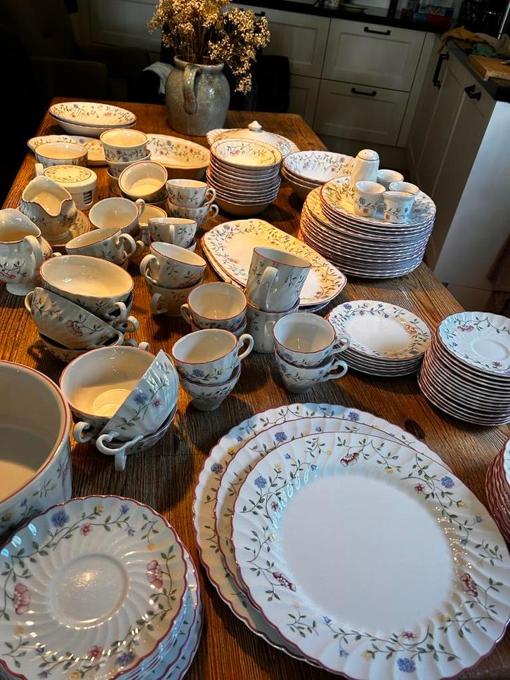 Johnson Brothers servies - Summer Chintz, Huis en Inrichting, Keuken | Servies, Zo goed als nieuw, Compleet servies, Overige stijlen