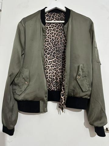 Pull & bear double sided bomber jacket S / M beschikbaar voor biedingen