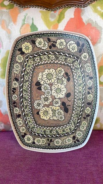 Retro dienblad met bloemen jaren 70 beschikbaar voor biedingen