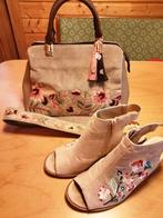 Geborduurde schoenen borduurwerk bloemen handtas sandalen 39, 30 cm of meer, Gebruikt, Verzenden, Beige