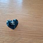 Chanel hart charm zwart/goud €25,00, Ophalen of Verzenden, Nieuw
