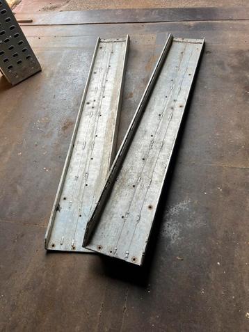 Te koop oprijgoten aluminium. beschikbaar voor biedingen