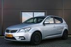 Kia Cee'd 1.6 CVVT NAVI CAMERA TREKHAAK, Auto's, Kia, Origineel Nederlands, Te koop, Zilver of Grijs, 5 stoelen