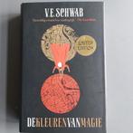 De kleuren van Magie (Limited Edition) - V.E. Schwab, Boeken, Ophalen of Verzenden, Zo goed als nieuw, V.E. Schwab