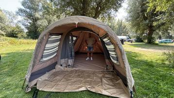 Redwood Maclura 320 Familietent met campingkeuken beschikbaar voor biedingen