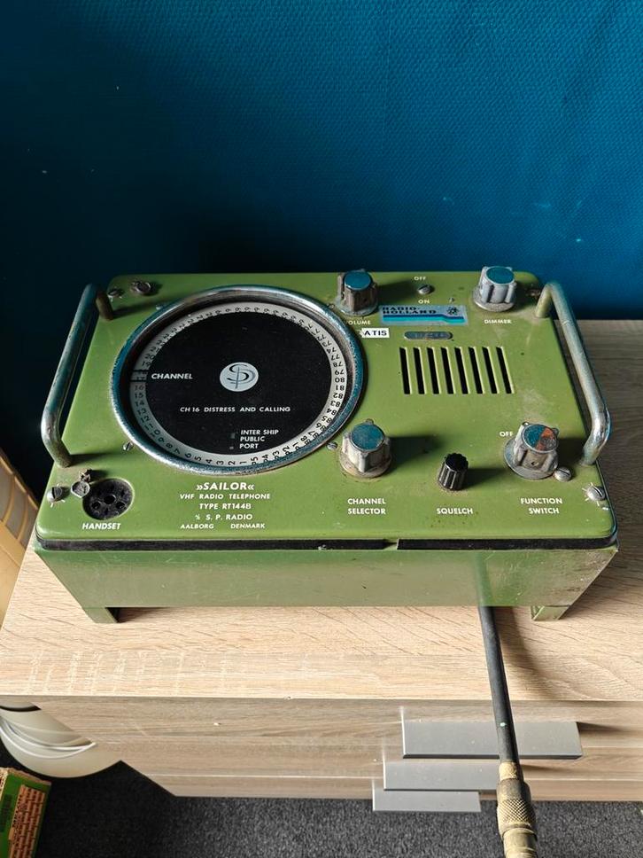 Sailor RT144C VHF Radio Telefoon, Watersport en Boten, Navigatiemiddelen en Scheepselektronica, Gebruikt, Radio, Ophalen