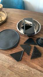 Mandoline schaaf  met  hulpstukken en schaal, Ophalen, Gebruikt