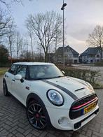 Mini Cooper S 5 deur (HK sound, pano, LED pack, winter pack), Voorwielaandrijving, 1998 cc, 1195 kg, Euro 6
