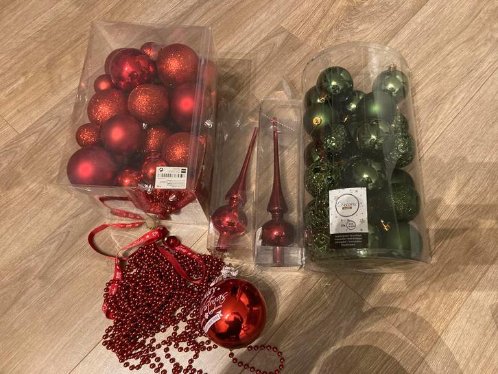 traditionele kerstballen, pieken en slinger in groen/rood, Diversen, Kerst, Zo goed als nieuw, Ophalen of Verzenden