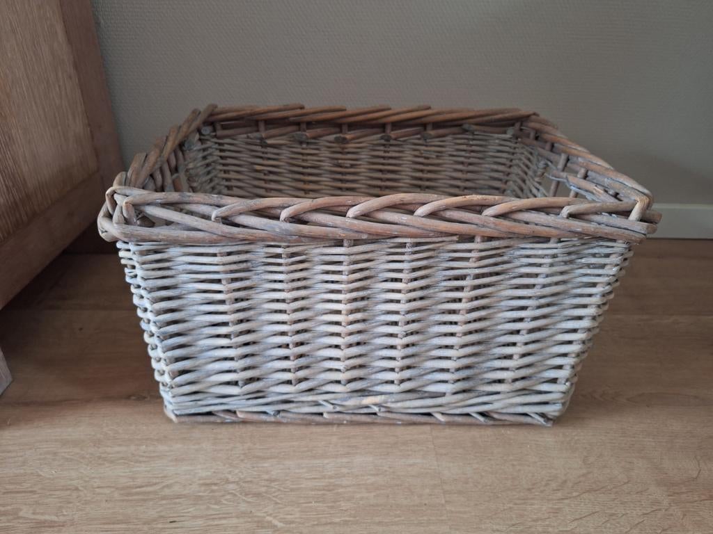 Rieten gevlochten Mand Vierkant rotan mand, Ophalen of Verzenden, Vierkant, Riet, Mand