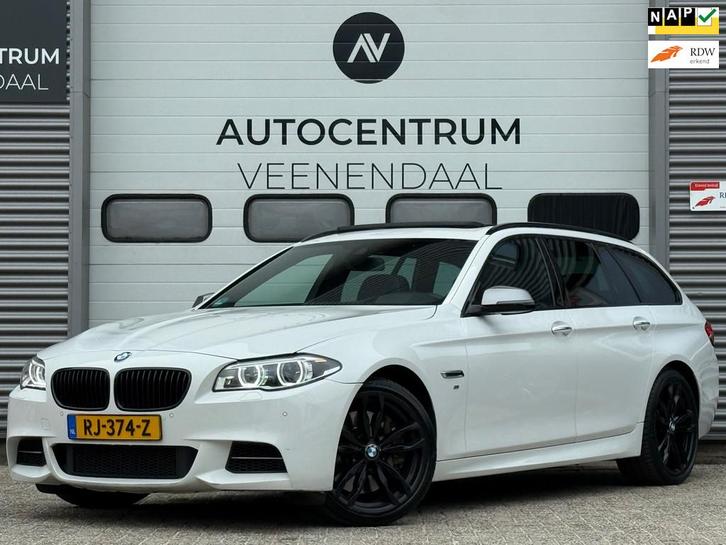 BMW 5-serie Touring M550xd M550D 381 PK 3X M-PAKKET PANO/HUD, Auto's, BMW, Bedrijf, Te koop, 5-Serie, 4x4, ABS, Achteruitrijcamera