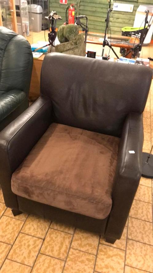 Mooie zwarte stoel met bruine zitting, Huis en Inrichting, Stoelen, Gebruikt, Ophalen of Verzenden