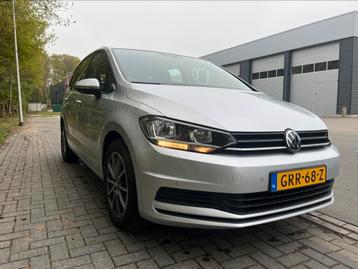 Volkswagen Touran 1.5 TSI 150pk BMT DSG 2021 Grijs beschikbaar voor biedingen