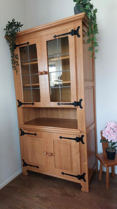 Oisterwijk Buffetkast - Eikenhout met Glas, Huis en Inrichting, Kasten | Buffetkasten, Zo goed als nieuw, 150 tot 200 cm, 100 tot 150 cm