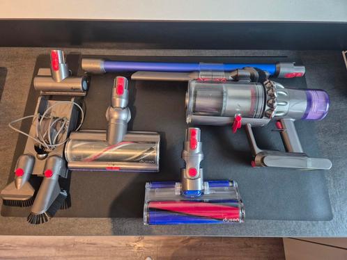 Dyson V11 absolute extra met veel accessoires, Witgoed en Apparatuur, Stofzuigers, Gebruikt, Stofzuiger, Minder dan 1200 watt