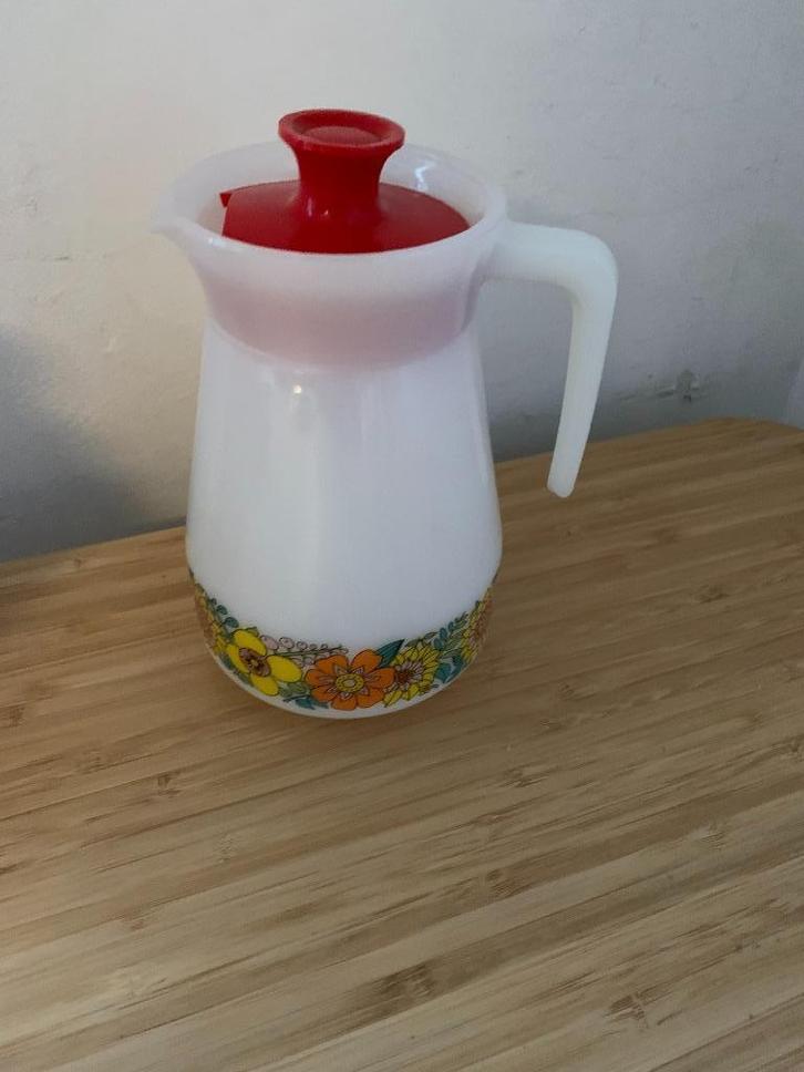 Retro Sap Kan melkglas met oranje en gele bloemetjes Jena, Huis en Inrichting, Keuken | Servies, Zo goed als nieuw, Overige typen