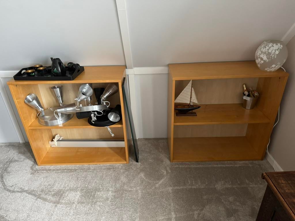 Twee lage boekenkasten, Huis en Inrichting, Kasten | Boekenkasten, Ophalen, Met plank(en), 50 tot 100 cm, Zo goed als nieuw