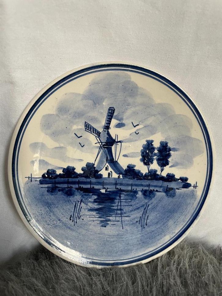 Delfts Blauw wandbord – handbeschilderd molenlandschap, Antiek en Kunst, Antiek | Wandborden en Tegels, Ophalen