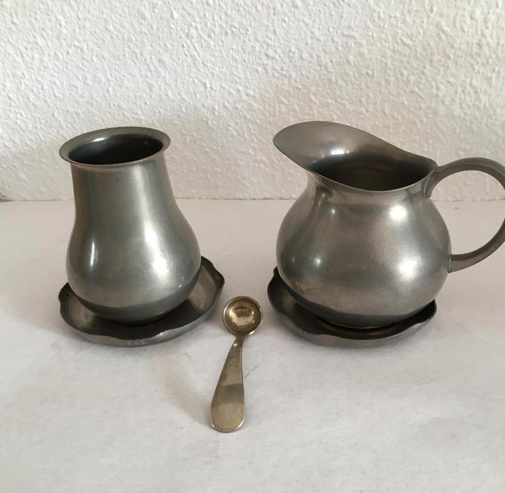 Daalderop Tiel , Melkkan en Lepelvaasje, Antiek en Kunst, Antiek | Tin, Ophalen of Verzenden