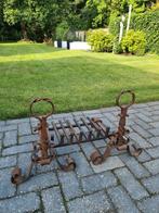 Brocante smeedijzeren kachel rooster en houders., Gebruikt, Houtkachel, Ophalen of Verzenden, Vrijstaand