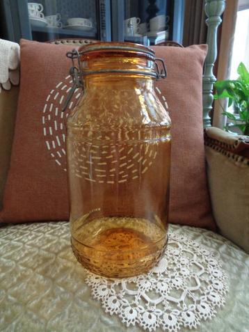 Brocante Amberkleurige Voorraadpot Floral ** Mimosa ** beschikbaar voor biedingen