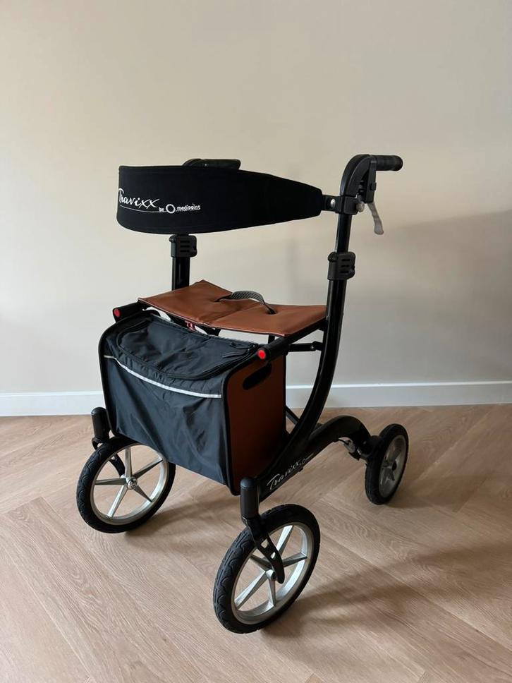 Rollator Travixx Traveller Zwart maat M, Diversen, Rollators, Gebruikt, Lichtgewicht, Opvouwbaar, Ophalen