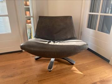 Vintage design lederen draai stoel / fauteuil  beschikbaar voor biedingen