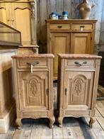 Twee Franse nachtkastjes kastjes met marmer, Gebruikt, 70 cm of meer, Hout, Ophalen