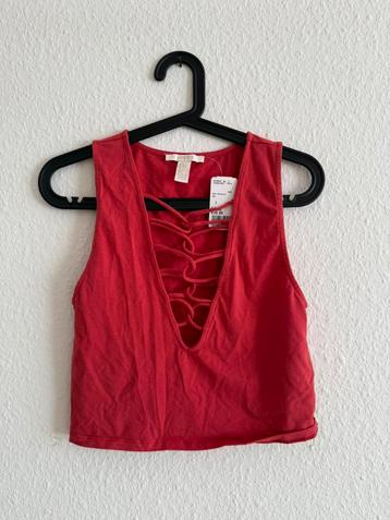 Nieuwe rode crop top met veterdetails van Forever 21, maat L beschikbaar voor biedingen