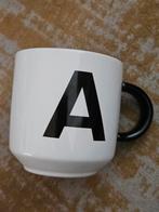 Mok letter A, Huis en Inrichting, Keuken | Servies, Ophalen of Verzenden, Zo goed als nieuw, Overige stijlen, Kop(pen) en/of Schotel(s)