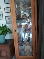 Vitrine kast met verzameling poppen, Ophalen of Verzenden, Zo goed als nieuw, 25 tot 50 cm, Minder dan 100 cm