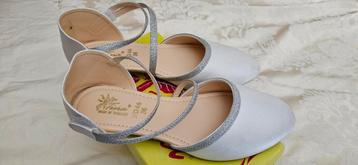 Witte feest schoenen maat 36 beschikbaar voor biedingen